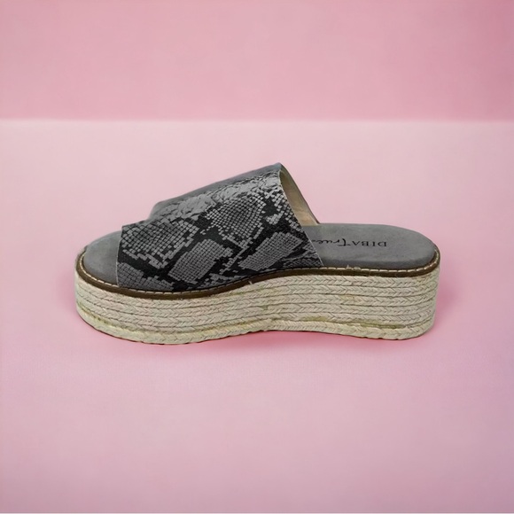 DIBA True Demi Chase Snake Print Gray Sandals sz8 NEW IN BOX - Picture 3 of 4